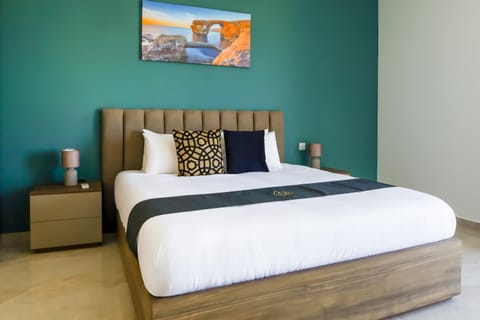 Magnifica Holiday Home with Jacuzzi hot tub and pool House in Malta