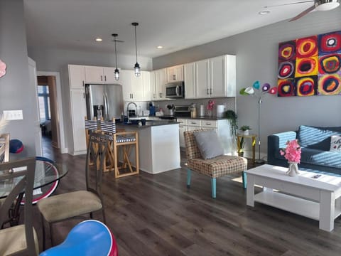 Kitchen or kitchenette, Living room