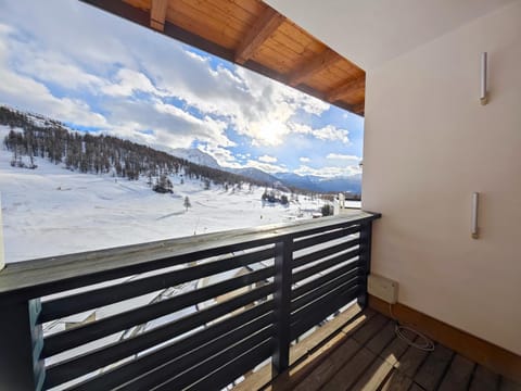 Hostdomus - 007 Studio Apartment in Sestriere