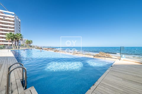 Property building, Sea view, Swimming pool