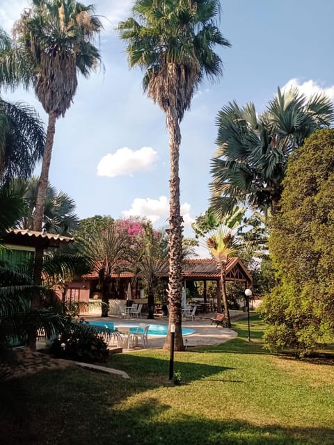 Property building, Spring, Day, Natural landscape, Garden, Garden, Garden view, Swimming pool