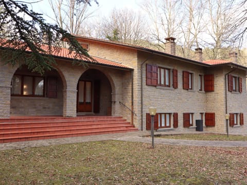 Property building, Facade/entrance, Garden