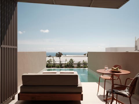 Day, View (from property/room), Balcony/Terrace, Seating area, Dining area, Pool view, Sea view, Swimming pool, Swimming pool, sunbed
