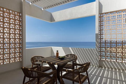 View (from property/room), Balcony/Terrace, Dining area, Sea view