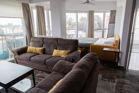 Bed, Balcony/Terrace, Living room, Seating area, City view