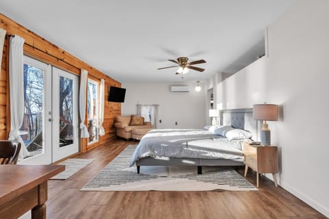 Lakefront Escape on Lake Hudson cabin Cabin in Ozark Mountains