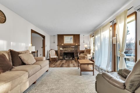 Lakefront Escape on Lake Hudson cabin Cabin in Ozark Mountains