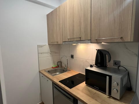 Kitchen or kitchenette, stove