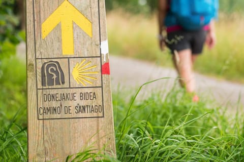 Spring, Day, People, Property logo or sign, Natural landscape, Logo/Certificate/Sign, Street view, group of guests, Certificate/Award