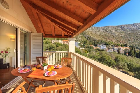 Natural landscape, Balcony/Terrace, Garden view, Sea view