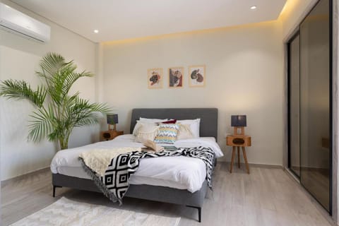 Bed, Living room, Photo of the whole room, wardrobe