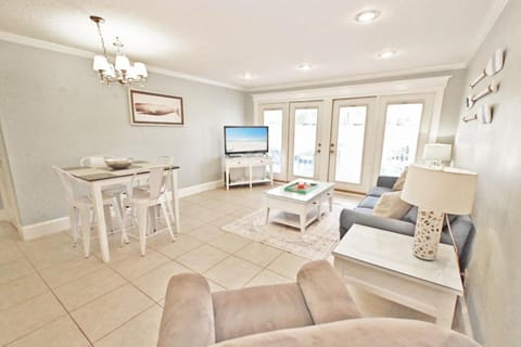 Sandpiper Cove Unit 1065 Pet Friendly 1 Bedroom House in Destin