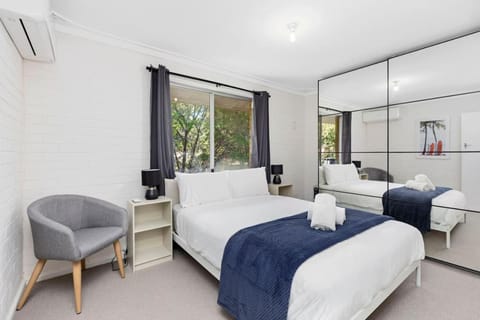 Bedroom, wardrobe, air conditioner