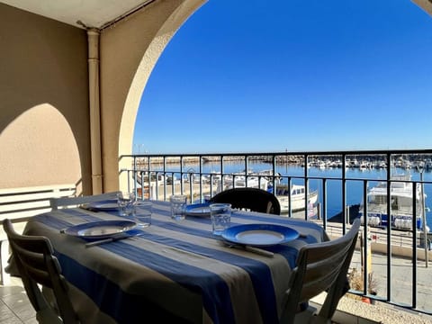 View (from property/room), Balcony/Terrace, Dining area