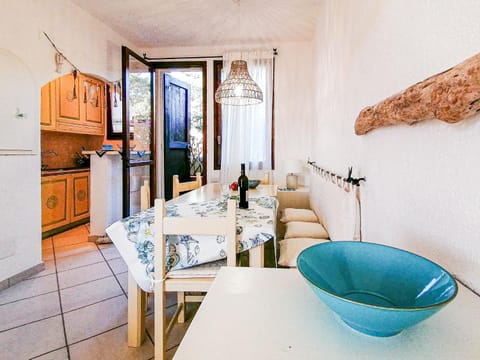 Kitchen or kitchenette, Living room, Dining area, pet friendly