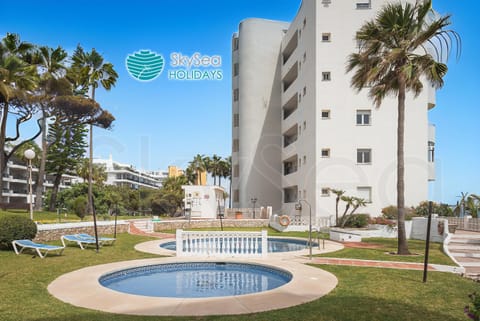 Facade/entrance, Garden, Swimming pool