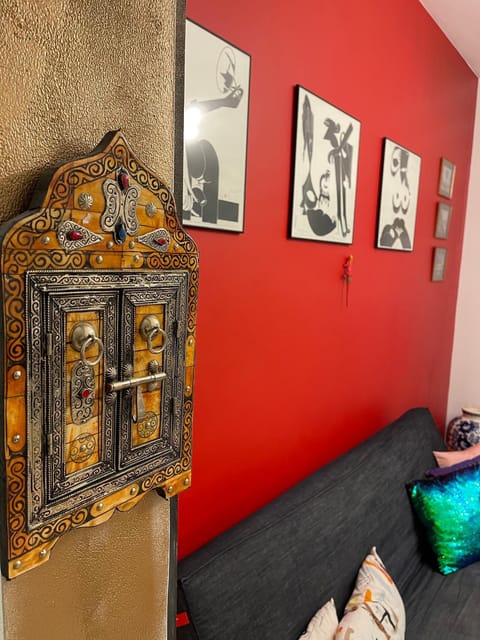 Living room, Decorative detail