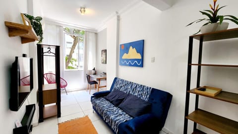 Communal lounge/ TV room, TV and multimedia, Living room, Seating area, Evening entertainment