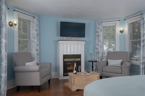 Seating area, flat iron