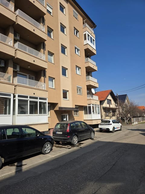 Property building, Neighbourhood, Street view, Parking