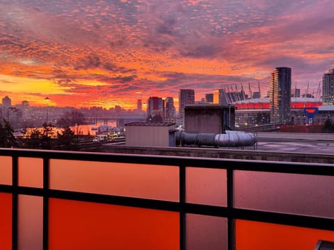View (from property/room), Balcony/Terrace, Landmark view, Sea view, Sunset