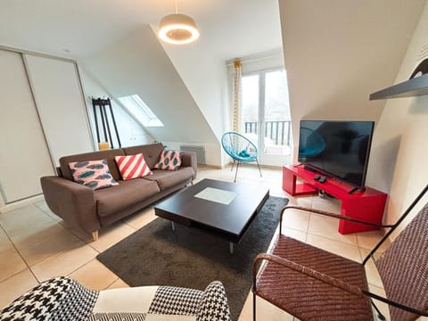 TV and multimedia, Balcony/Terrace, Living room, Seating area