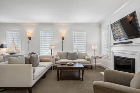 Standish House by BCA Furnished Apartments Standish House Apartment in Buckhead