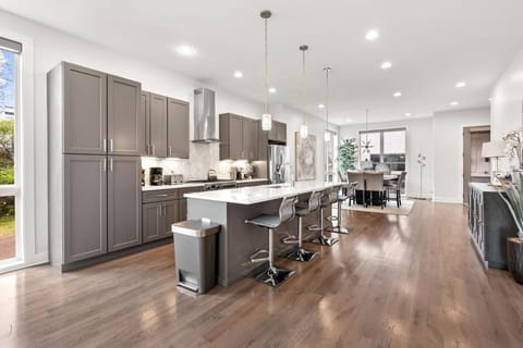 Kitchen or kitchenette, Dining area, dishwasher, oven, stove