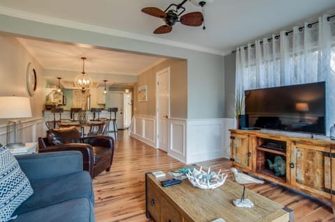 Coligny Villa 8 House in North Forest Beach