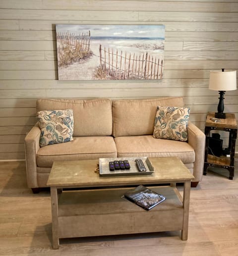 The Breakers 107 House in Coligny Beach