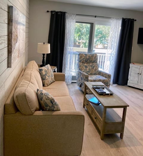 The Breakers 107 House in Coligny Beach