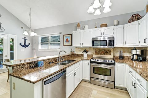 10 Egret Street House in North Forest Beach