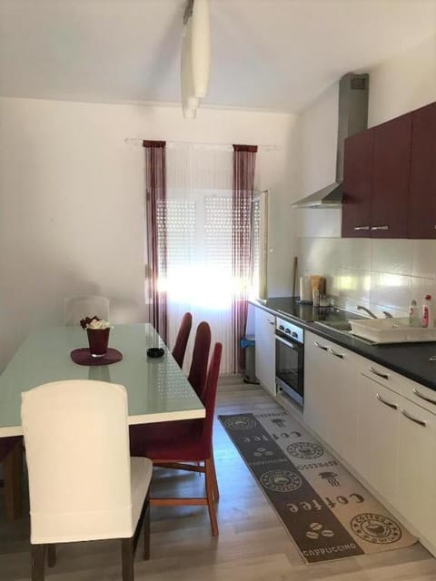 Apartments Benic 2 Bed and Breakfast in Zadar