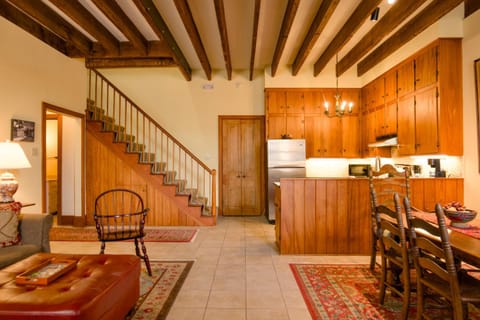 Cotton Alley, Charming 2 Bedroom Retreat in Historic Natchez House in Natchez