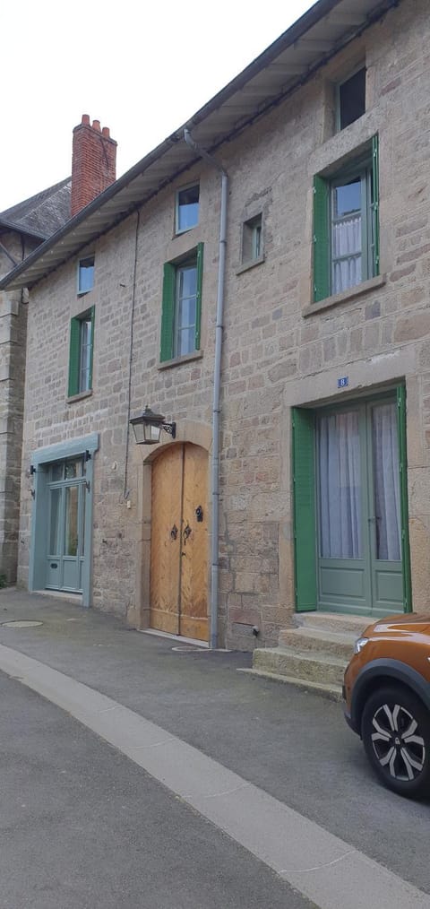 Property building, Street view, Parking