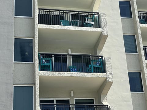 Property building, View (from property/room), Balcony/Terrace