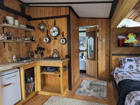 Cozy Beachfront Cabin at Woodside Farm Cabin in Vancouver Island