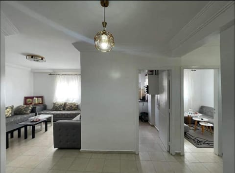 Facade/entrance, Kitchen or kitchenette, Living room, Photo of the whole room, Seating area, Dining area, Bedroom