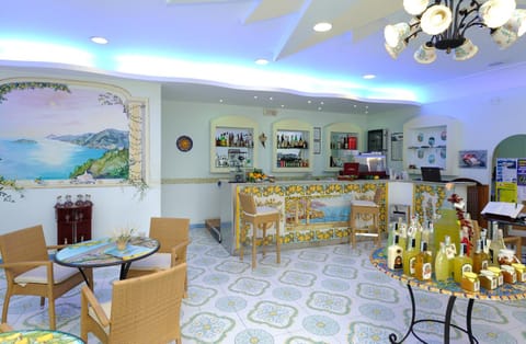 Communal lounge/ TV room, Lounge or bar, Lounge or bar