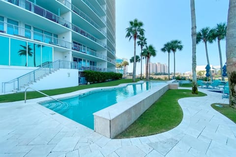 Bella Luna-1202- NEW -Walk to FloraBama-Boaters Paradise-Luxury-Amazing Views Apartment in Ono Island
