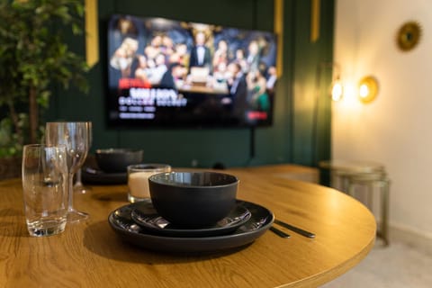 TV and multimedia, Dining area