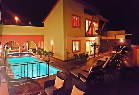 Swimming pool, Swimming pool