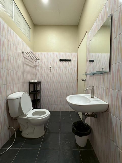 Well Living Guesthouse Khaolak Apartment in Khuekkhak