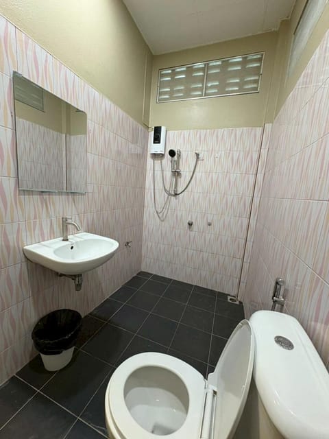 Well Living Guesthouse Khaolak Apartment in Khuekkhak