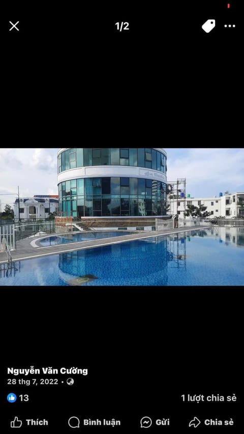 Property building, Day, Pool view, Swimming pool, Swimming pool