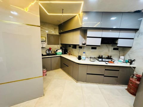 Kitchen or kitchenette, Kitchen or kitchenette