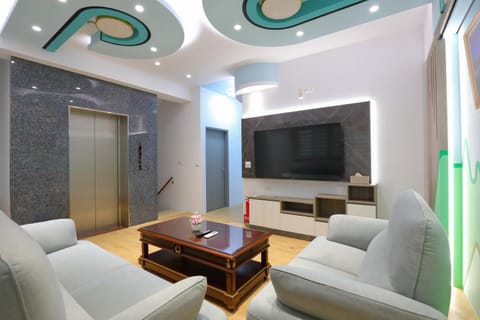 Communal lounge/ TV room, Living room