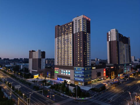 Property building, Night, City view