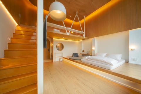 Photo of the whole room, Bedroom