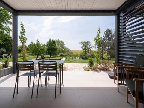 Patio, Garden view
